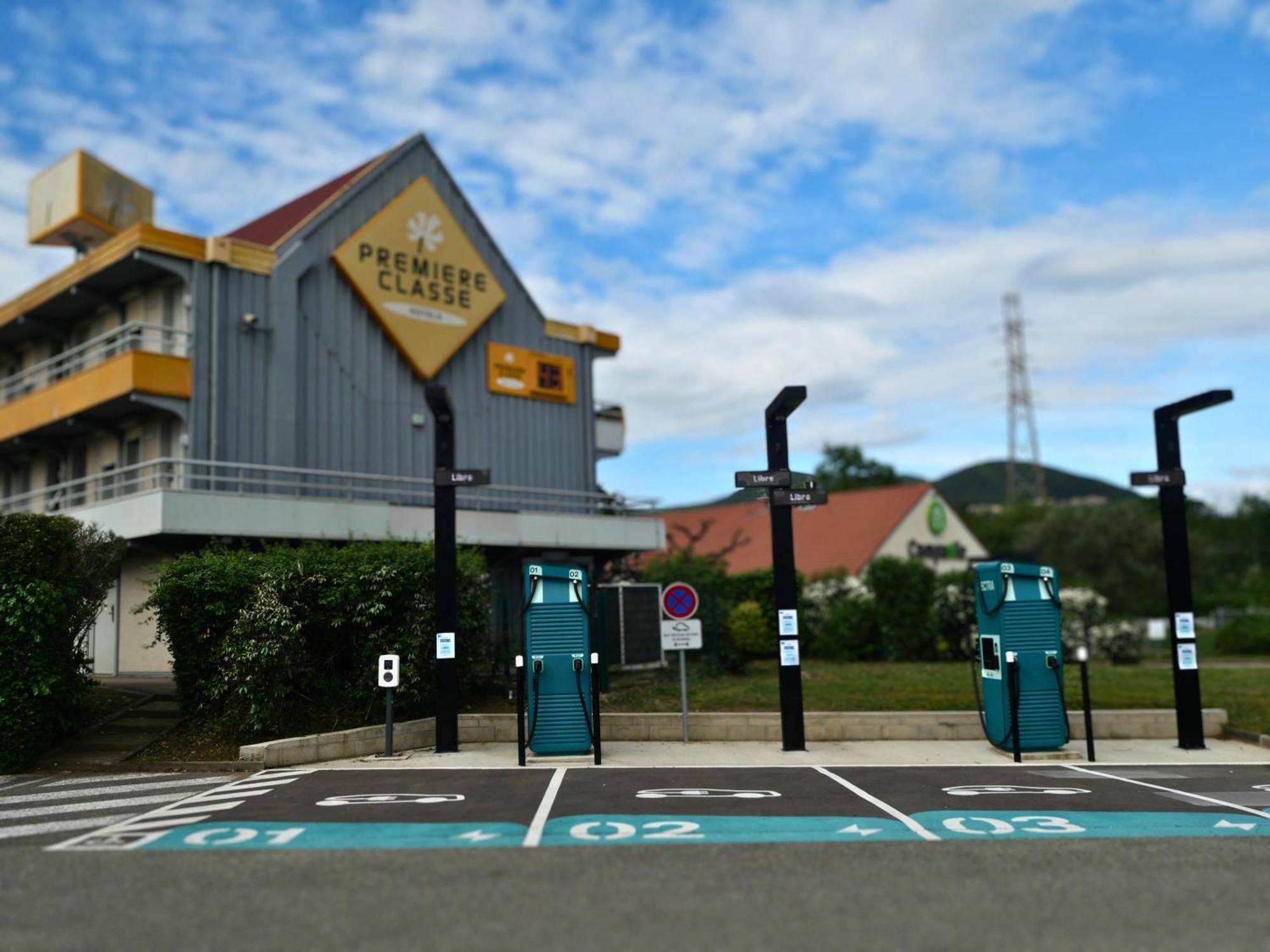Campanile Montelimar Nord - A7 Sortie 17 Otel Les Tourrettes Dış mekan fotoğraf